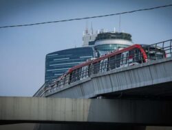 LRT Jabodebek Bikin Nunggu Sampai 1 Jam, Ini Penyebabnya