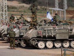 Militer Israel Mengirim Tank ke Perbatasan Lebanon Selain Gaza