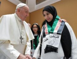 Paus Membicarakan Gaza dan Tempat Kelahiran Yesus dalam Misa Natal