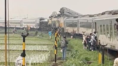 Tabrakan Kereta di Cicalengka Jawa Barat, Tabrakan antara Kereta Api Turangga dan Kereta Api Bandung Raya