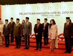 Prabowo Subianto dan Jokowi Sama-sama Naik Mobil Kepresidenan RI 1 menuju Pelantikan DPR Terpilih