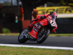 Superpole Race WSBK Australia: Bulega Dominan