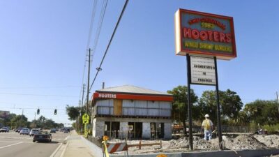 Penyebab Bangkrut Waralaba Hooters & Solusi Terbaik