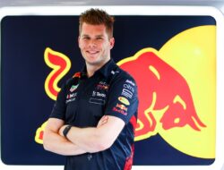 Pembalap Sim Berperan Penting dalam Setup Mobil Juara Verstappen