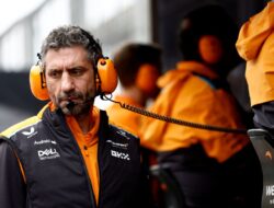 Jacques Villeneuve Kritik McLaren: Analisis Kekurangan Tim