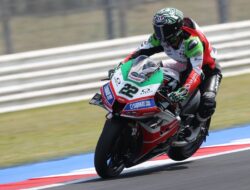 Alex Lowes Dominan di FP1 WSBK Inggris: Rangkuman Kilat