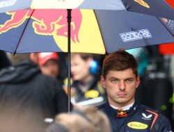 Verstappen Kritik Penundaan Start GP Belgia, Sainz Berpendapat
