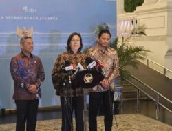 Sri Mulyani Laporkan Hasil Audit APBN 2024 kepada Prabowo