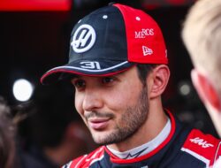 Ocon Mulai dari Pitlane Setelah Tak Lolos Tes Sayap Belakang