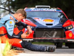 Alasan Tanak Mundur 2 Kali di WRC Cile: Penjelasan Mendalam